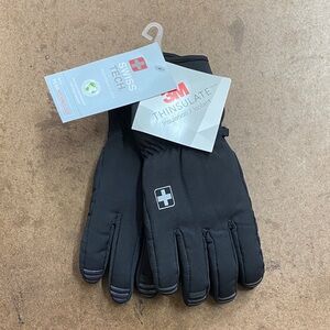 Swiss Tech Black Thermal Gloves with peak technology